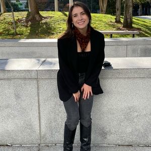 Meet your Posher, Teshia